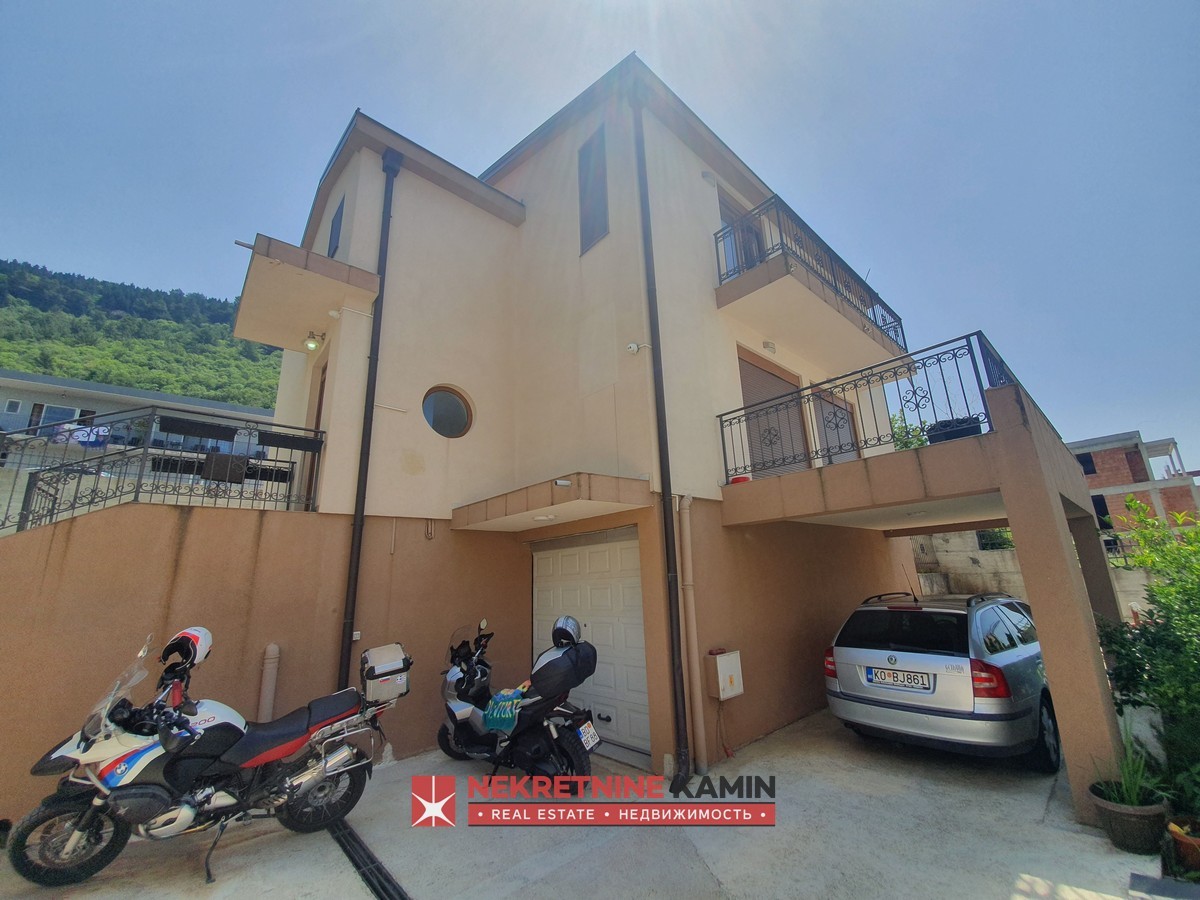 178 m² House with a Yard and a View of Tivat Bay, Pržice, Kotor